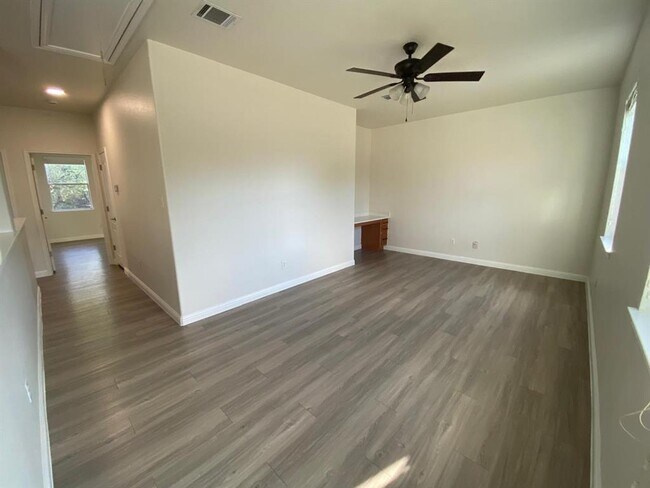 Building Photo - 3806 Juniper Hills St