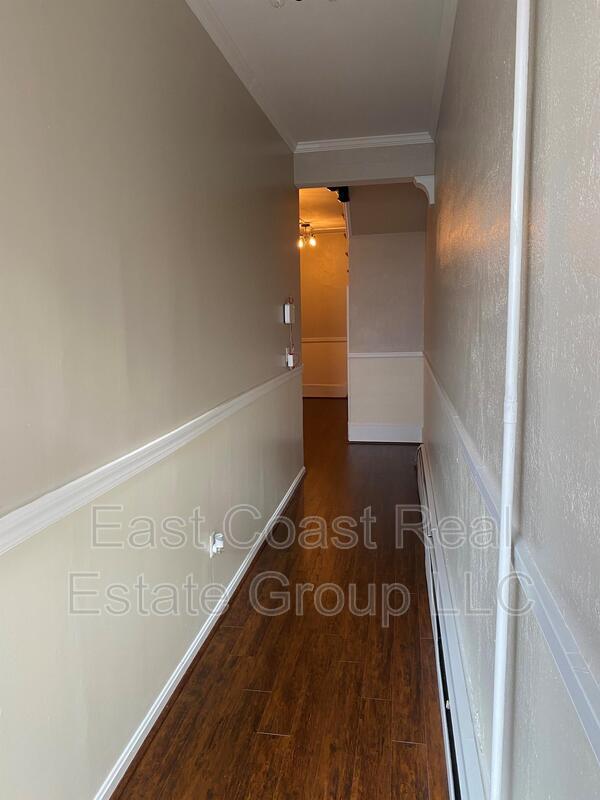 Building Photo - 4 W Water St