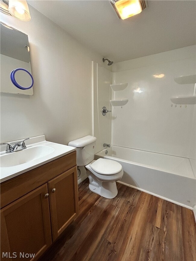 Building Photo - 301 Martin Ave