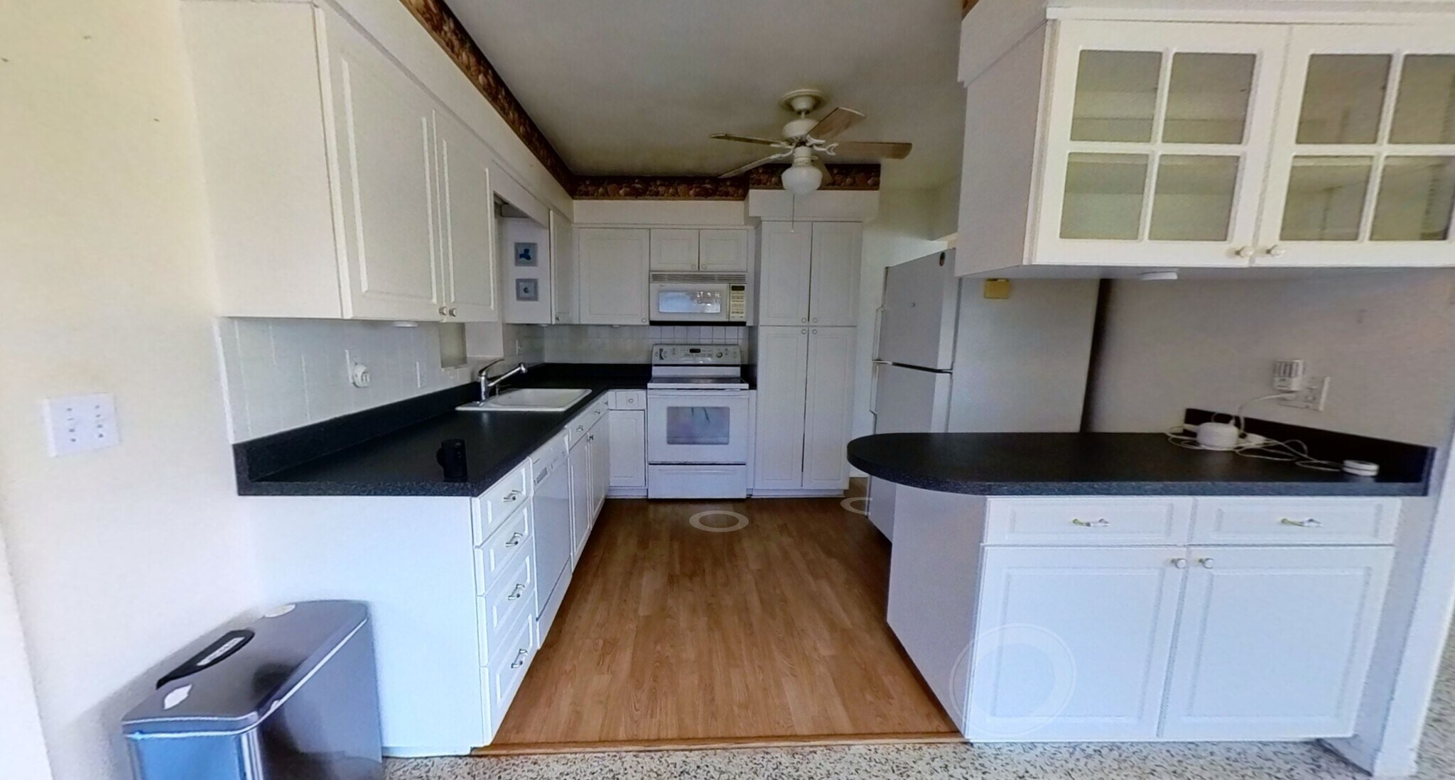 Building Photo - 6132 7th Ave S