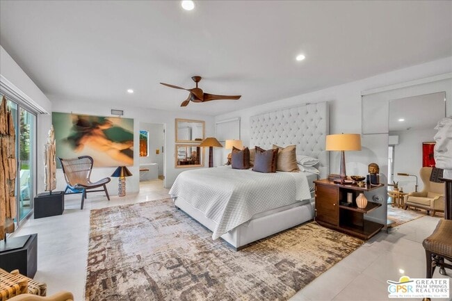 Building Photo - 605 E Sierra Way