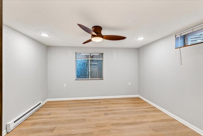 Building Photo - 4310 Mohawk Dr