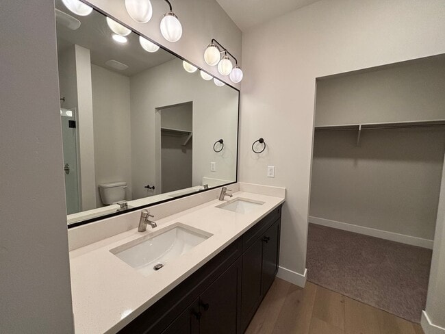 Building Photo - SINGLE LEVEL TOWNHOME FOR RENT!