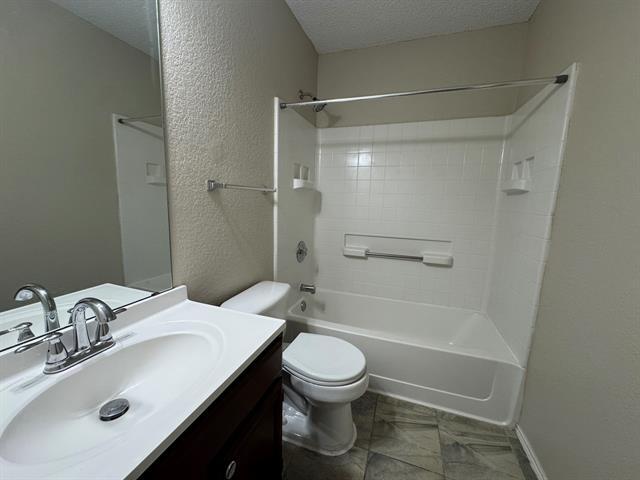 Building Photo - 823 Colson Dr