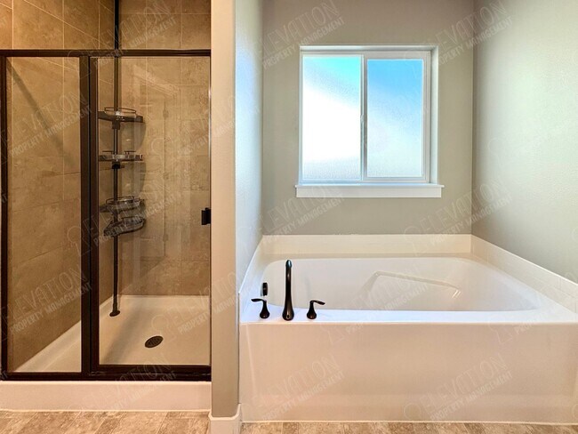 Building Photo - 60868 SE Sweet Pea Dr