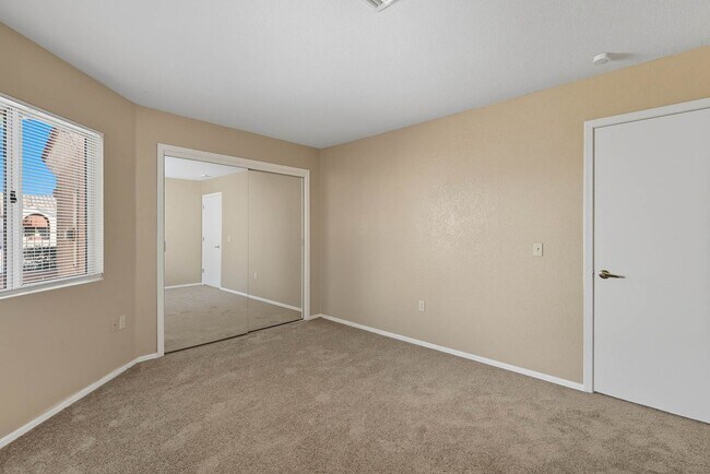 Building Photo - 55+ Age Qualified Community! Sun City Summerlin!!