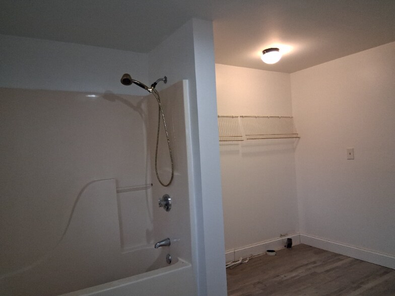 Building Photo - 17 Dickey Ln