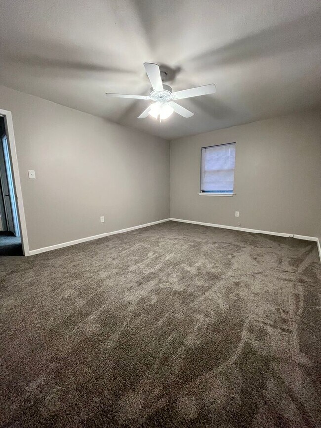 Building Photo - Adorable Updated Home in Lonoke