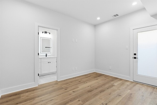 Building Photo - 9403 Hammerly Boulevard Unit C