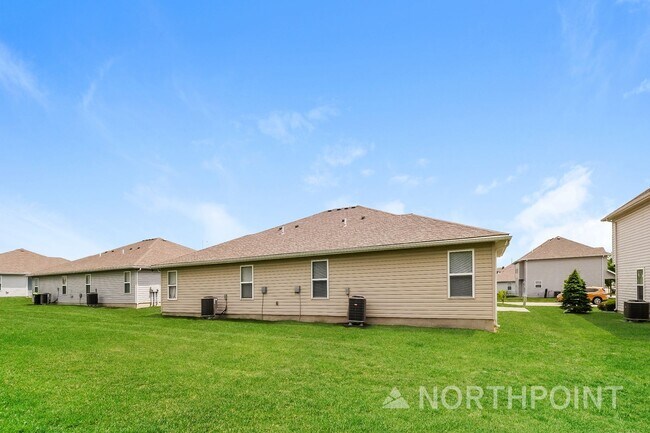 Building Photo - 3 BR/2BA | Newly Renovated Single Family Home | In Blue Springs |  Pet Friendly with Garage