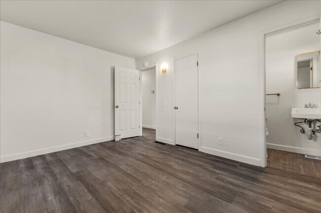 Building Photo - Upper Seaside 3 Bedroom / 1.5 Bath