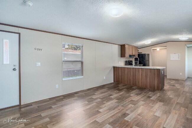 Building Photo - "Charming 3-Bedroom Home with 2 Full Baths in Prime Bossier City Location!"