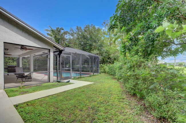 Building Photo - 2664 Yarmouth Dr