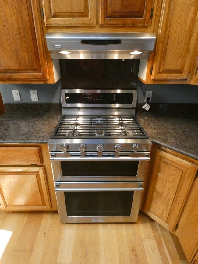 Building Photo - APPLICATION PENDING - *PNW Delight**