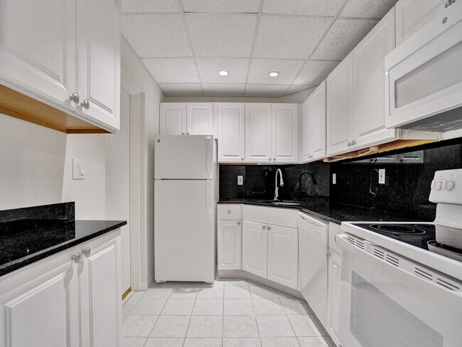 Building Photo - 3115 Oakland Shores Dr