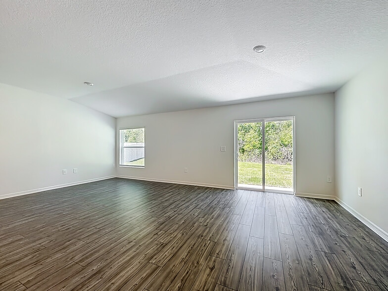 Building Photo - 1352 NW 48th Ter