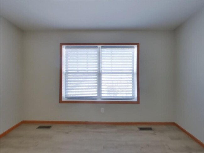 Building Photo - 1627 Fox Hunt Way