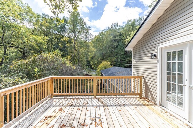 Building Photo - 770 Mahoney Rd