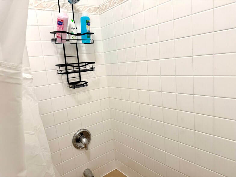 Building Photo - 3023 Harvard Ave