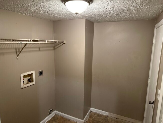 Laundry Room - 747-749 Bellows Ave