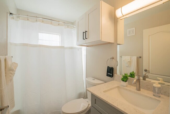 Building Photo - 10 W Minnezona Ave