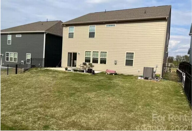 Building Photo - 1713 Wildwood Terrace Trl