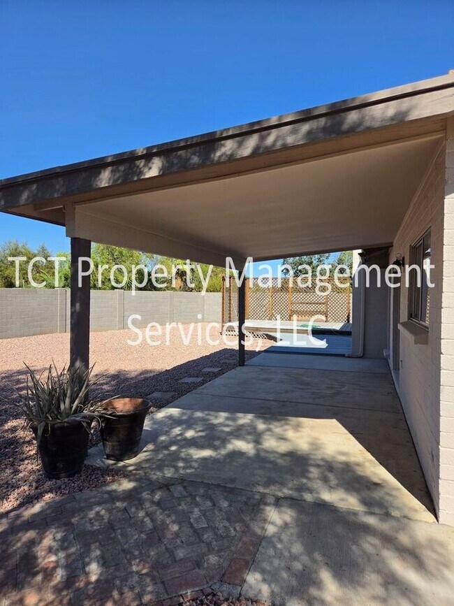 Building Photo - Nice corner Home in Tempe