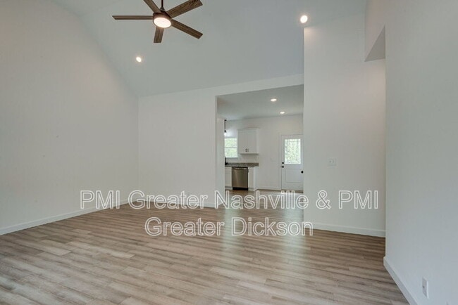 Building Photo - 732 Lucas Rd