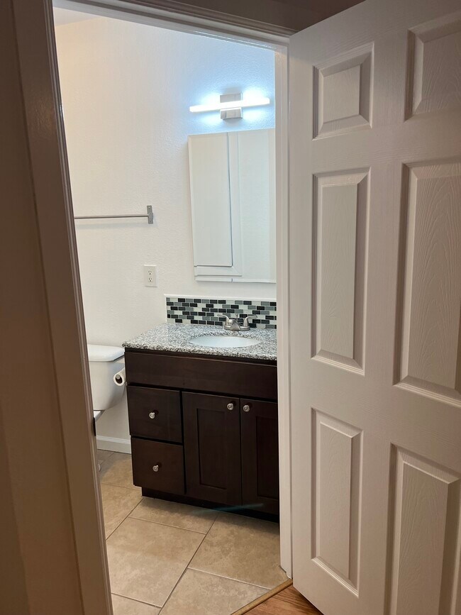 Building Photo - 22724 Figueroa St