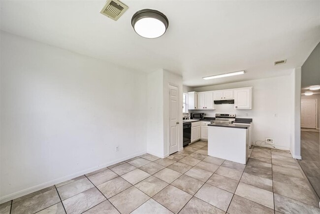 Building Photo - 7114 Sunrise Hill Ln