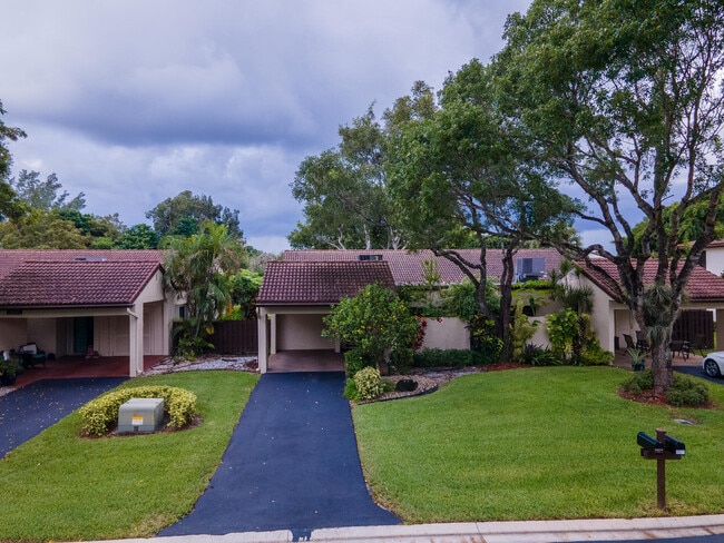 Primary Photo - 8410 Cypress Ln