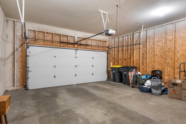 Building Photo - 407 Century Oak Dr