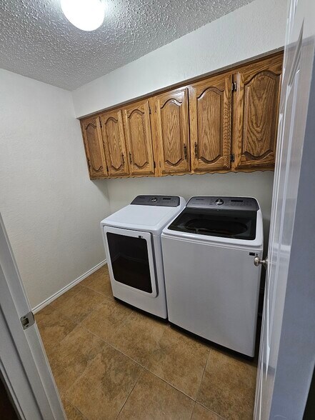 Building Photo - 224 Simmons Dr