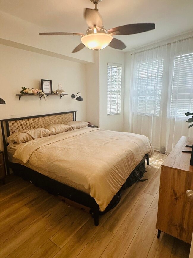 Building Photo - 533 NE 3rd Ave