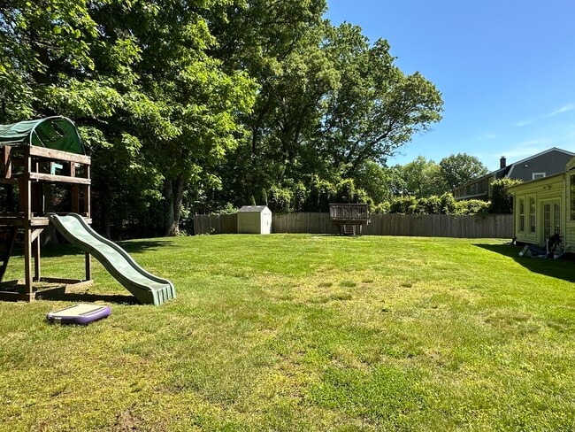 Building Photo - 39 Mohawk Dr