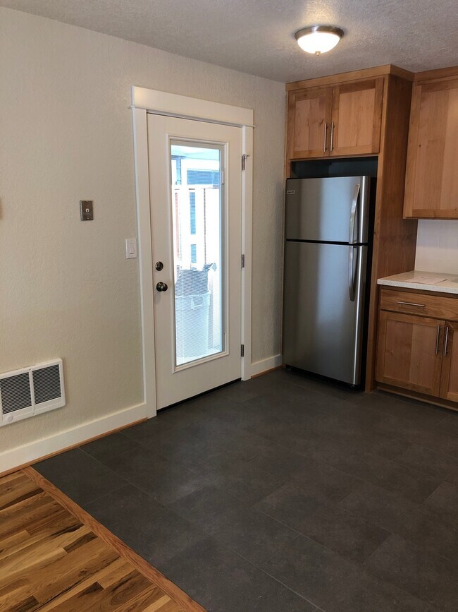 Building Photo - New Townhouse Abernathy Clinton OHSU Priva...