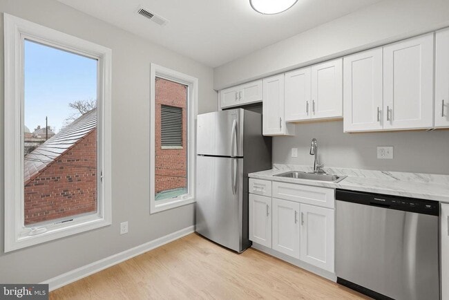 Building Photo - 3248 Jones Ct NW