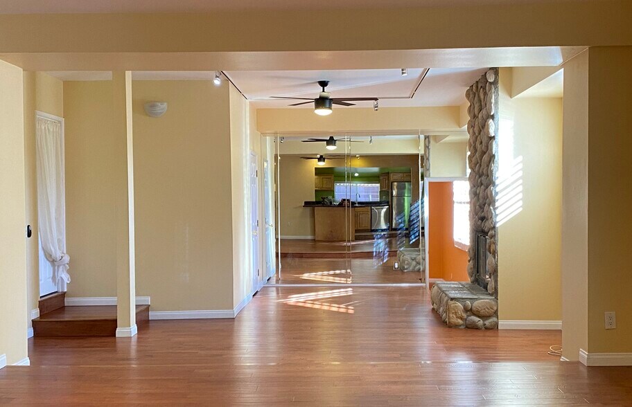 Building Photo - 22284 Buenaventura St