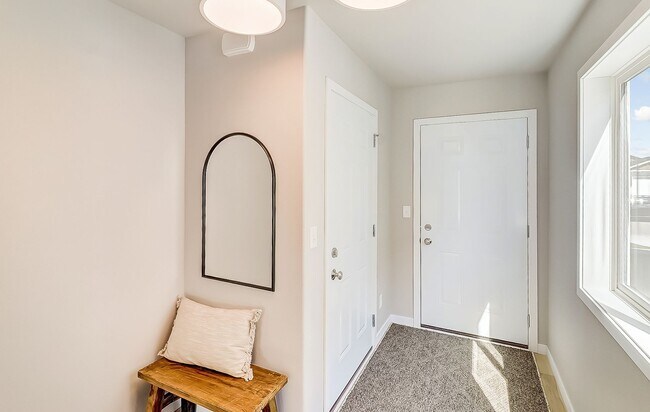 Building Photo - 3 Bed 2 Bath Single Family Home