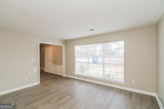 Building Photo - 177 Herscu Ct