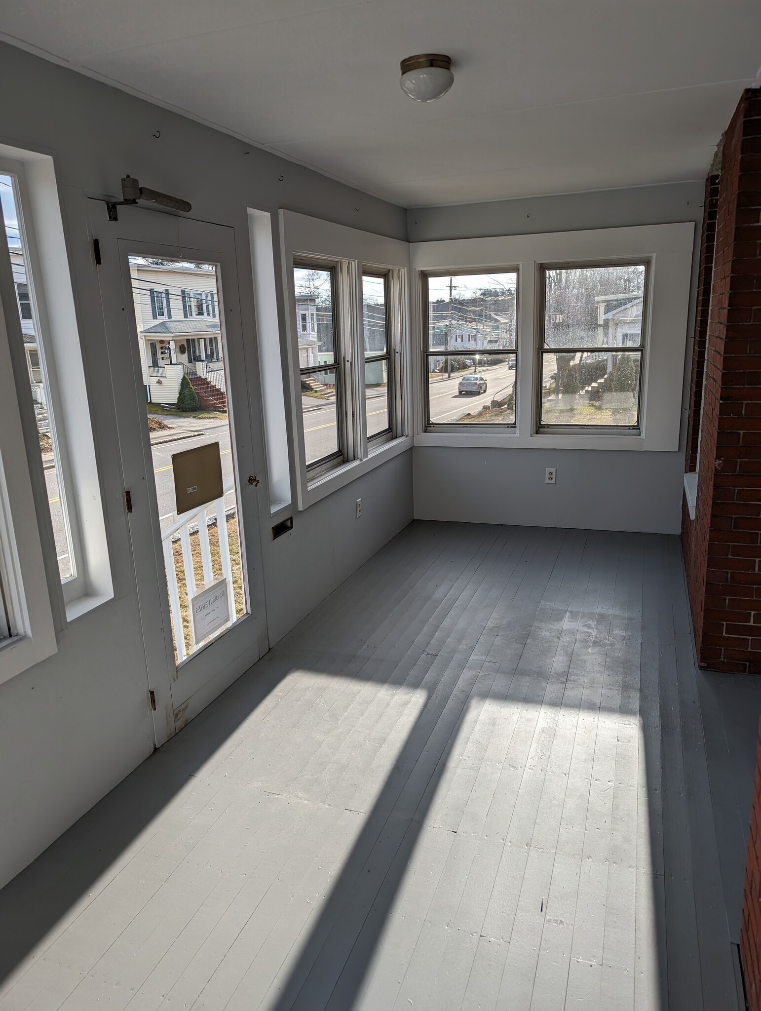 Building Photo - 264 Elm St