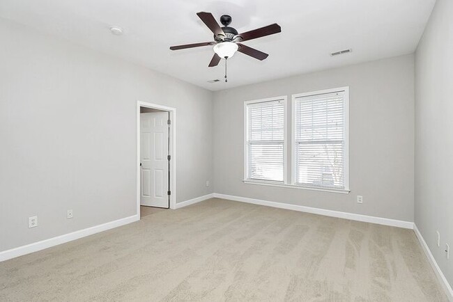 Building Photo - Gorgeous 3BD/2.5BA Craftsman Style Home in the Westmoreland Community!