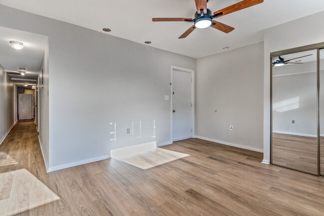 Building Photo - 818 7th St NE