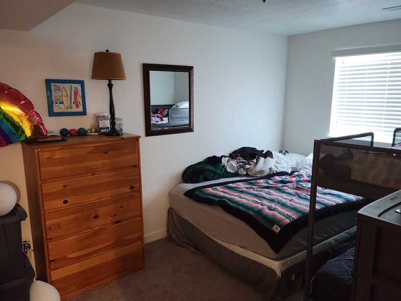 basement bedroom - 3013 South Red Pine Drive