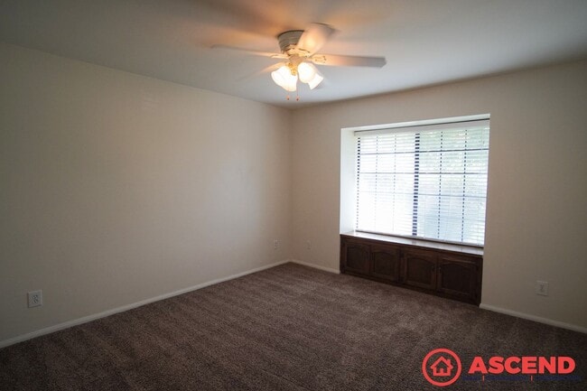 Building Photo - Gorgeous Northwest Bakersfield Home with H...