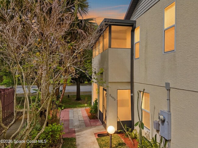 Building Photo - 2605 S Park Ave