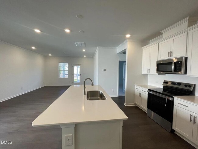 Building Photo - 160 S Finley Lndg Pkwy