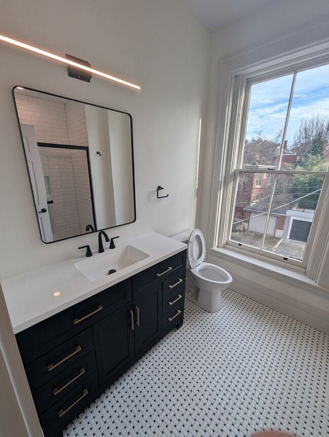 Building Photo - Gorgeous New 1 Bed 1 Bath Apartment in Historic Covington