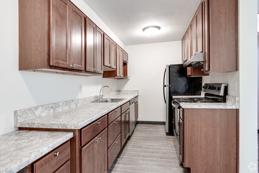 Primary Photo - 1776 St. Clair Ave