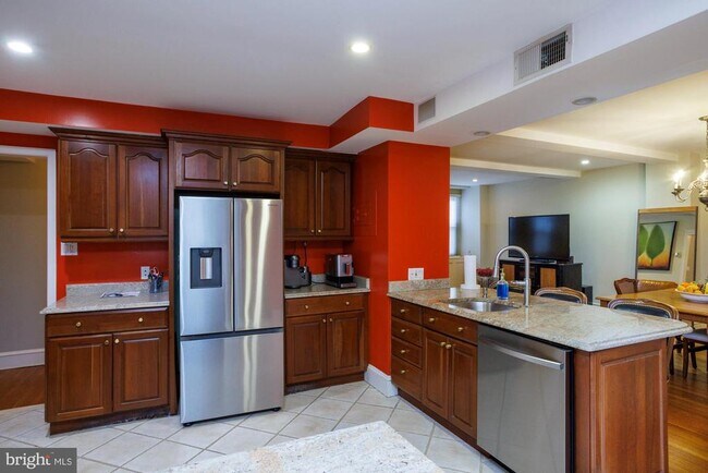 Building Photo - 1901 Walnut St